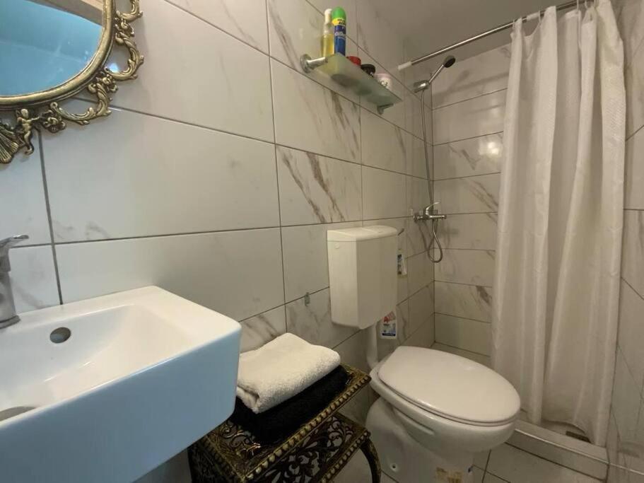 Lovely House With Private Carport & Shady Veranda * Athens