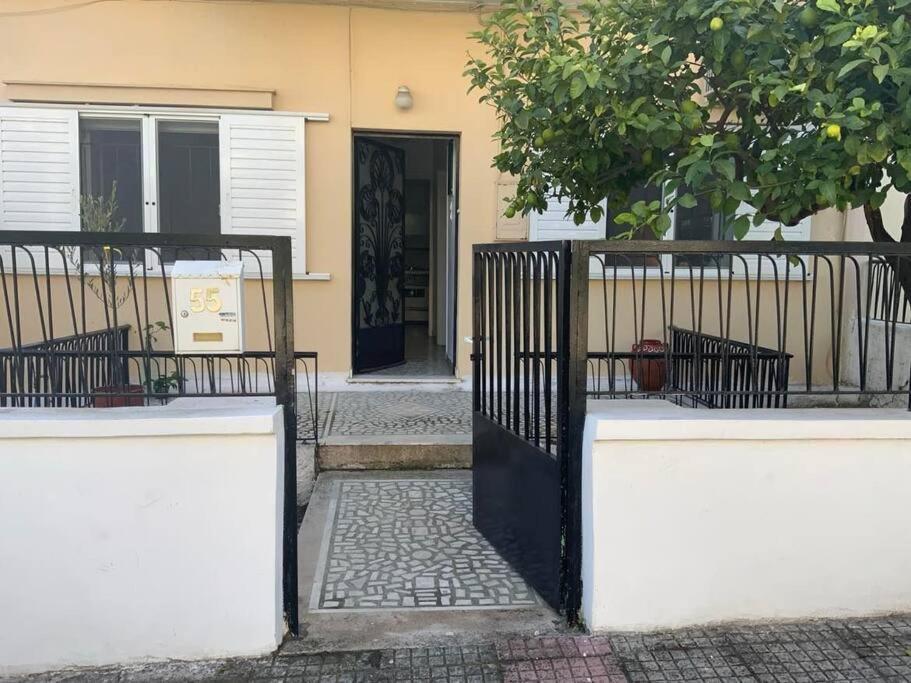 Lovely House With Private Carport & Shady Veranda Athens