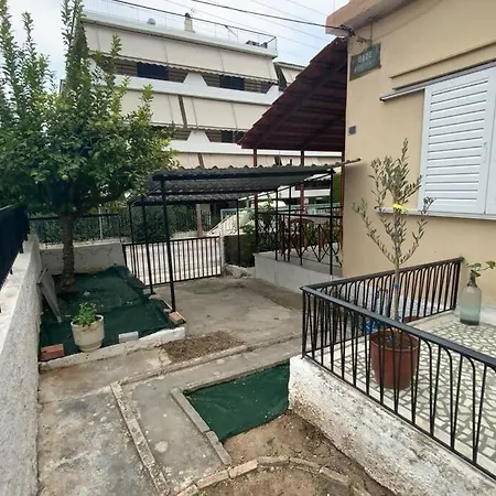Lovely House With Private Carport & Shady Veranda Athens Exterior photo