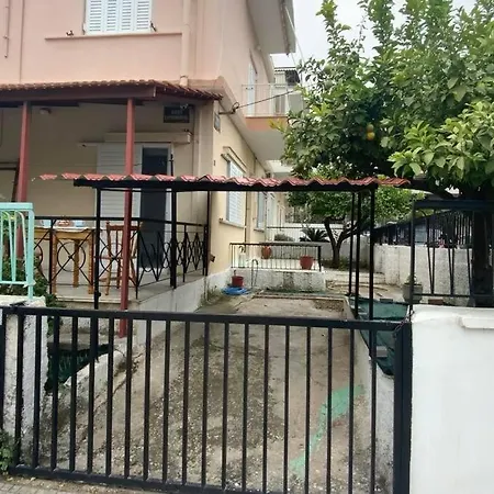 Lovely House With Private Carport & Shady Veranda Athens Exterior photo