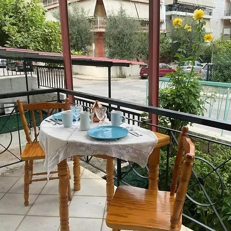 Lovely House With Private Carport & Shady Veranda Athens Exterior photo